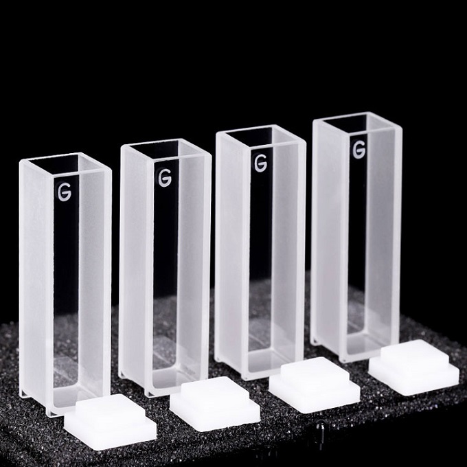 Square Shape Set of 2 with case 48 mm Height 3.5 ml Capacity 190-1100 nm Wavelength Range Optical Glass Cuvette for Spectrophotometer 10 mm Path Length 