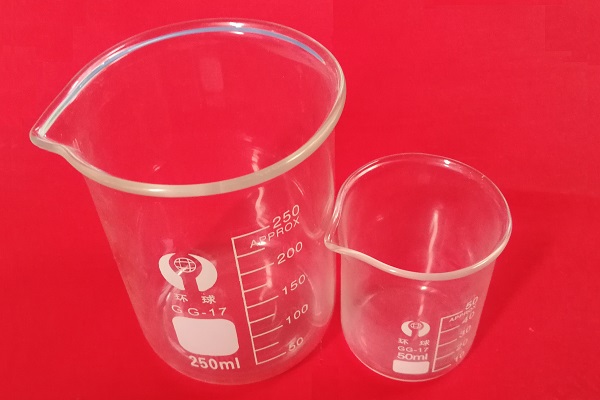 Un ampliamente lab vidrio - vaso de precipitado de vidrio